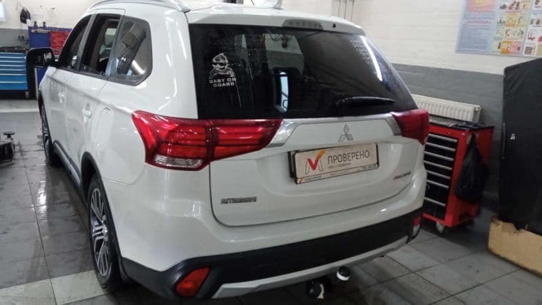 Mitsubishi Outlander, 2017 - вид 3