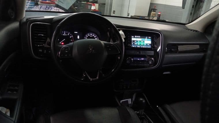 Mitsubishi Outlander, 2017 - вид 4