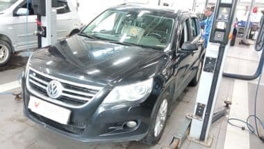 Volkswagen Tiguan 2010 года, 273 571 км - вид 1