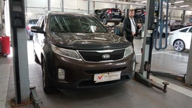 KIA Sorento 2014 года, 303 746 км - вид 2