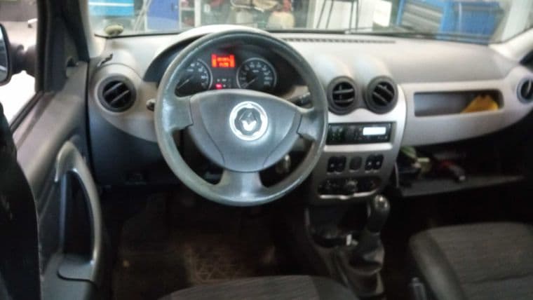 Renault Logan, 2010 - вид 4
