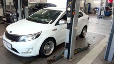 KIA Rio 2013 года, 138 527 км - вид 1