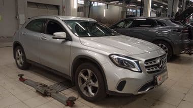 Mercedes-Benz GLA-класс 2018 года, 86 001 км - вид 2