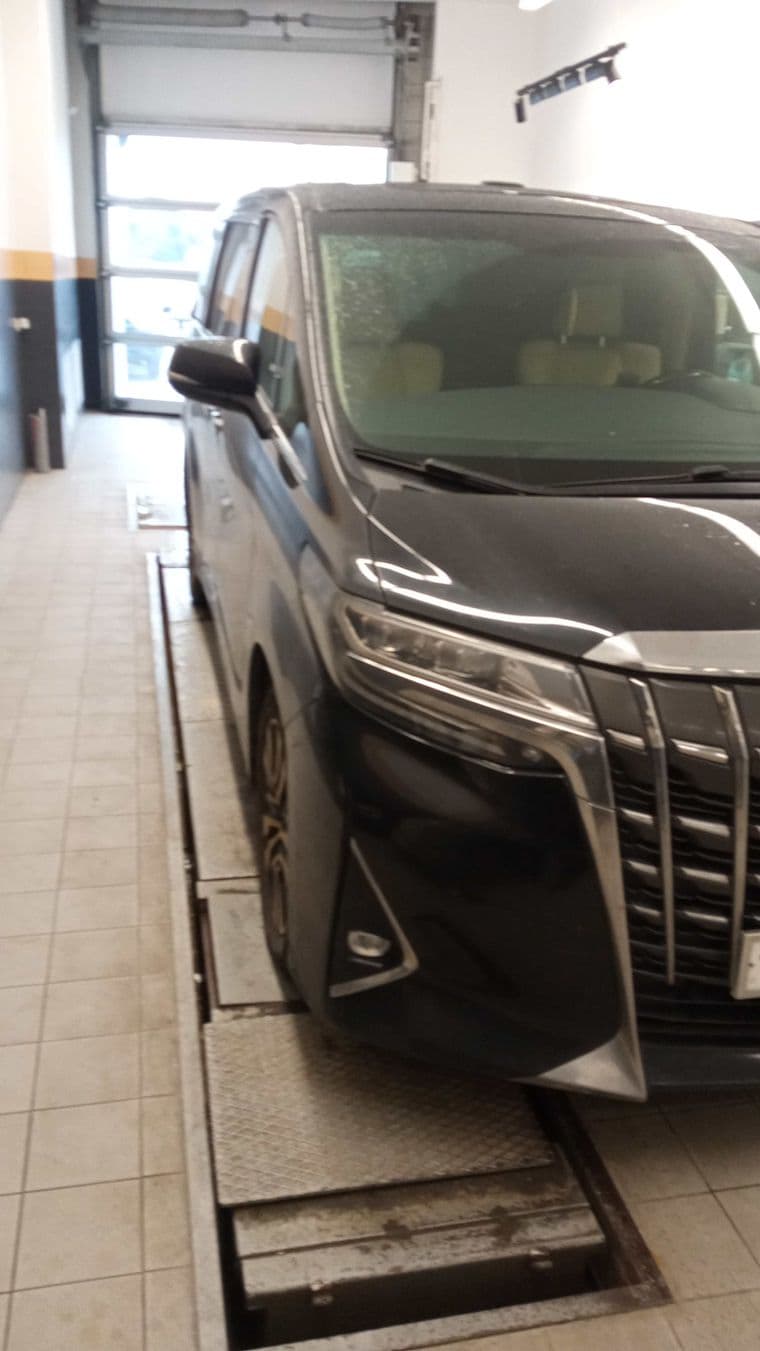Toyota Alphard 2019 года, 153 251 км - вид 1