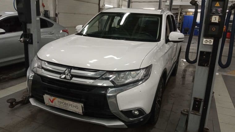 Mitsubishi Outlander 2018 года, 155 000 км - вид 1
