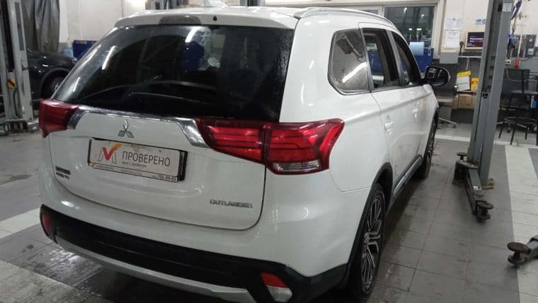 Mitsubishi Outlander, 2018 - вид 2