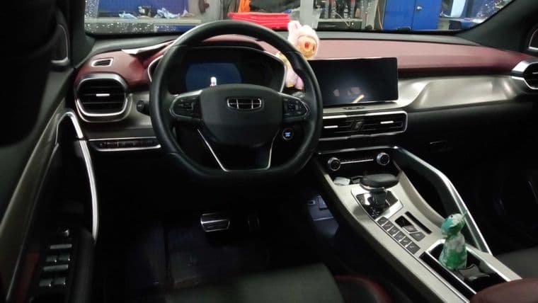 Geely Coolray, 2023 - вид 4