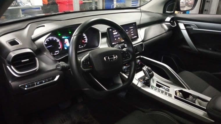 Geely Coolray, 2021 - вид 4