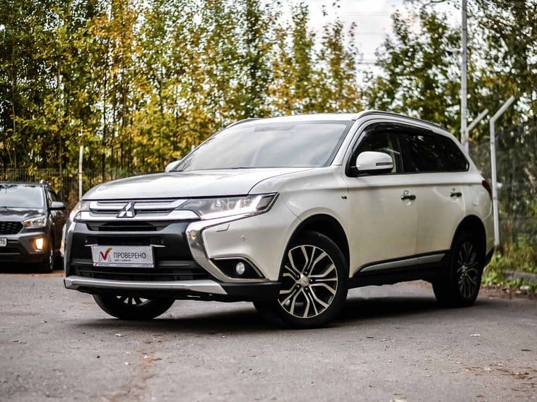 Mitsubishi Outlander, 2015