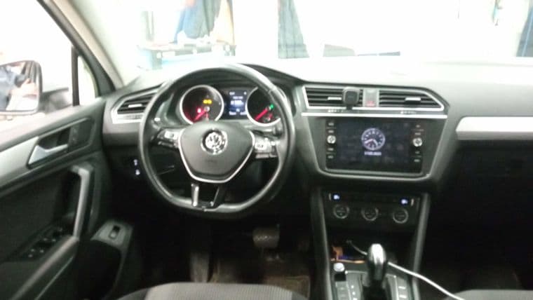 Volkswagen Tiguan, 2020 - вид 4