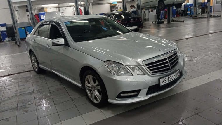 Mercedes-Benz E-класс, 2010 - вид 1