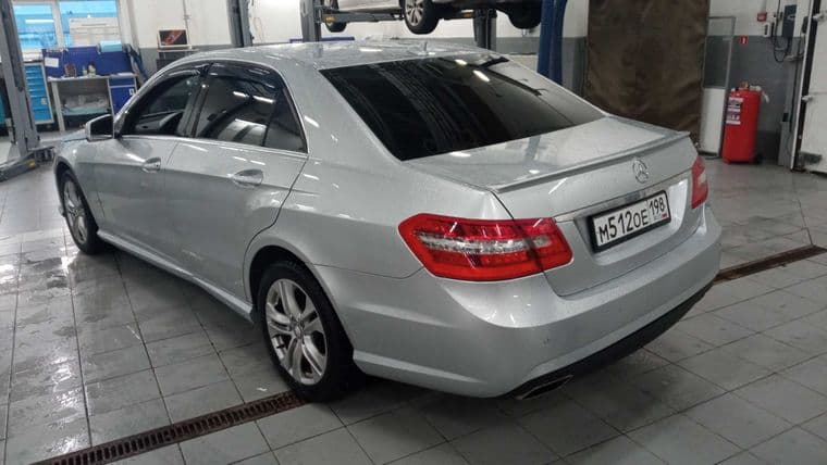 Mercedes-Benz E-класс, 2010 - вид 3