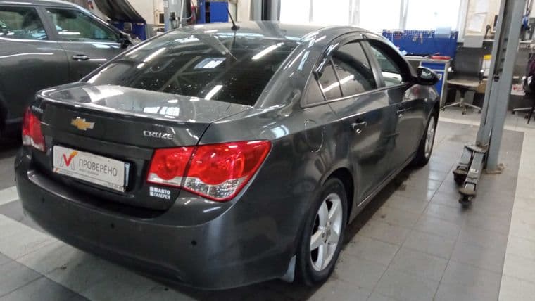 Chevrolet Cruze, 2010 - вид 2