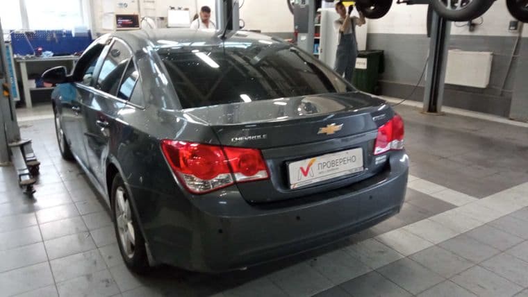 Chevrolet Cruze, 2010 - вид 3