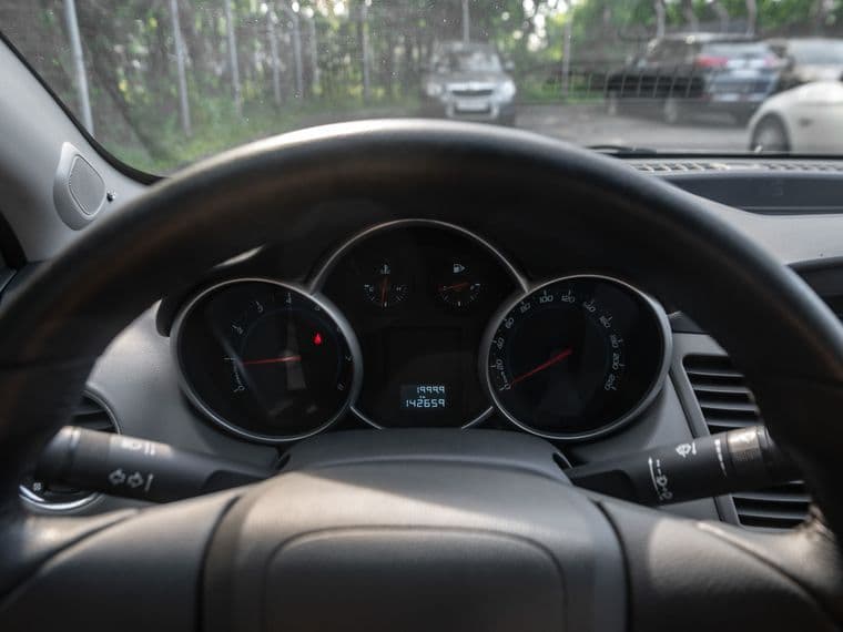 Chevrolet Cruze, 2010 - вид 4