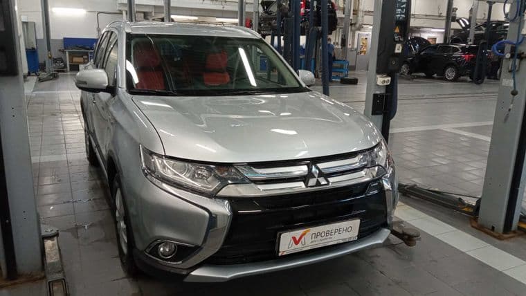 Mitsubishi Outlander, 2018 - вид 1