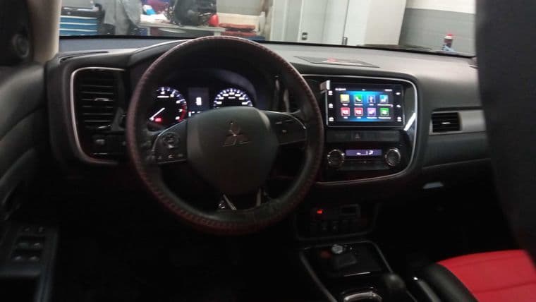 Mitsubishi Outlander, 2018 - вид 4