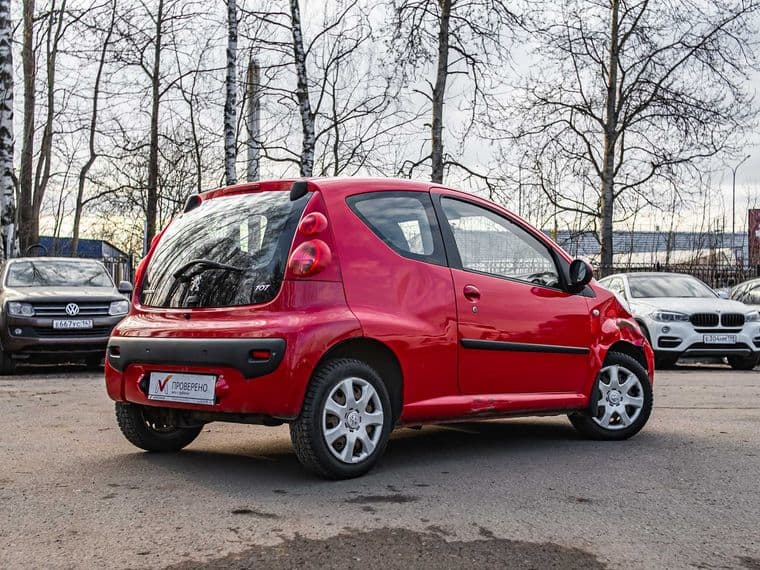 Peugeot 107 2011 года, 197 978 км - вид 2
