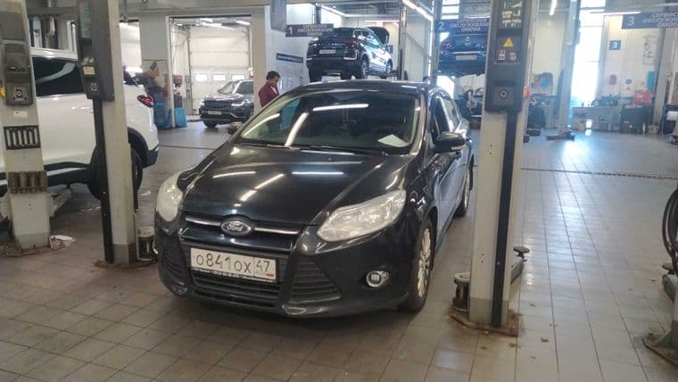 Ford Focus 2013 года, 226 138 км - вид 1