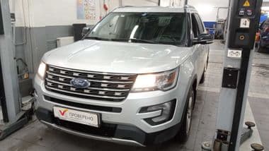 Ford Explorer 2018 года, 141 800 км - вид 1