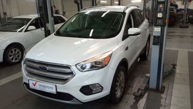 Ford Kuga 2017 года, 143 904 км - вид 1