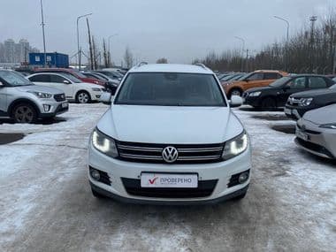 Volkswagen Tiguan 2015 года, 196 886 км - вид 2