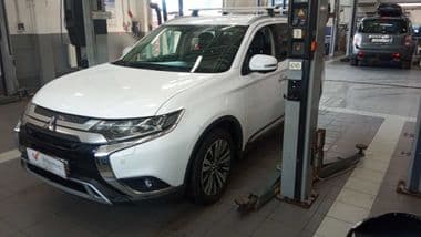 Mitsubishi Outlander 2019 года, 124 967 км - вид 1