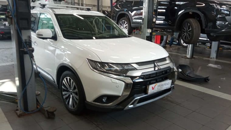 Mitsubishi Outlander 2019 года, 124 967 км - вид 2