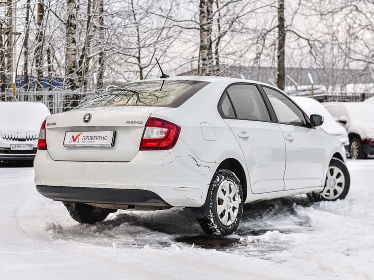 Skoda Rapid 2018 года, 130 400 км - вид 2