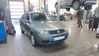 FIAT Albea 2011 года, 196 851 км - вид 2