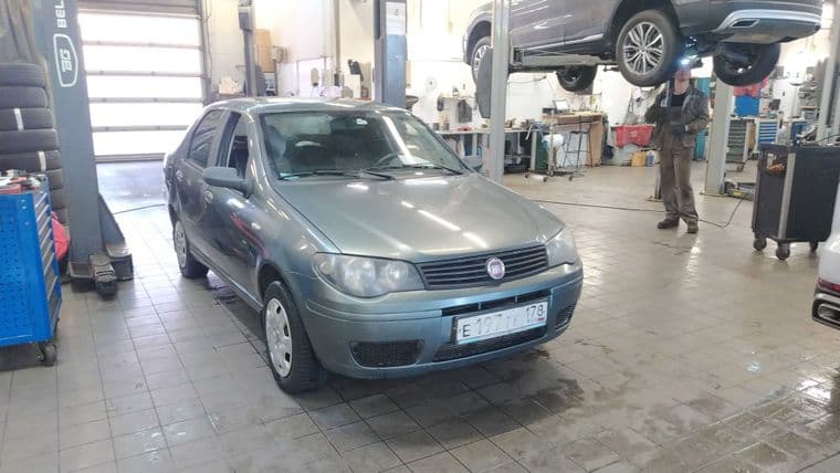 FIAT Albea 2011 года, 196 851 км - вид 2