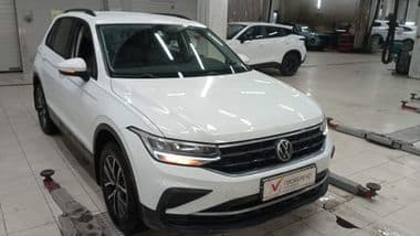 Volkswagen Tiguan 2021 года, 149 000 км - вид 2