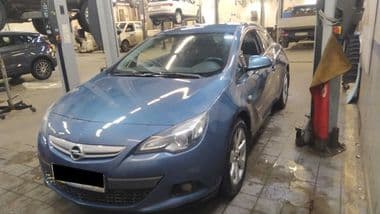 Opel Astra GTC 2013 года, 113 586 км - вид 1