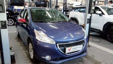 Peugeot 208 2013 года, 134 200 км - вид 2