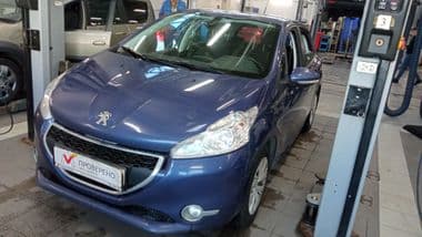 Peugeot 208 2013 года, 134 200 км - вид 1