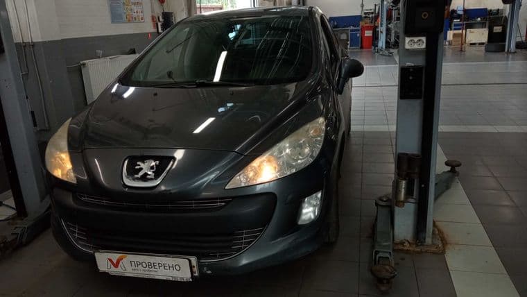 Peugeot 308 2008 года, 204 468 км - вид 1