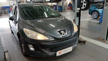 Peugeot 308 2008 года, 204 468 км - вид 2