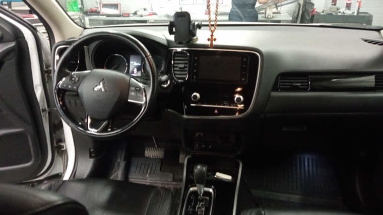 Mitsubishi Outlander, 2020 - вид 4