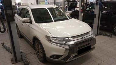 Mitsubishi Outlander 2020 года, 194 309 км - вид 2