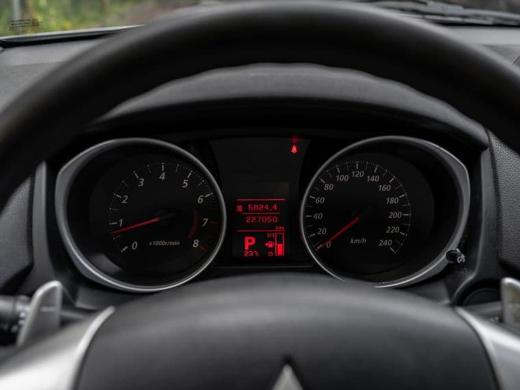 Mitsubishi ASX, 2012 - вид 4