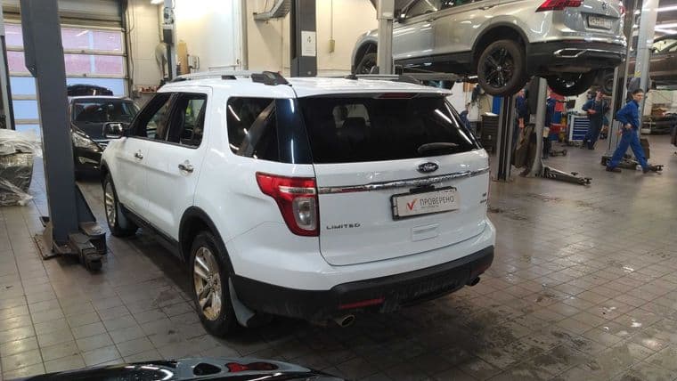 Ford Explorer, 2015 - вид 3