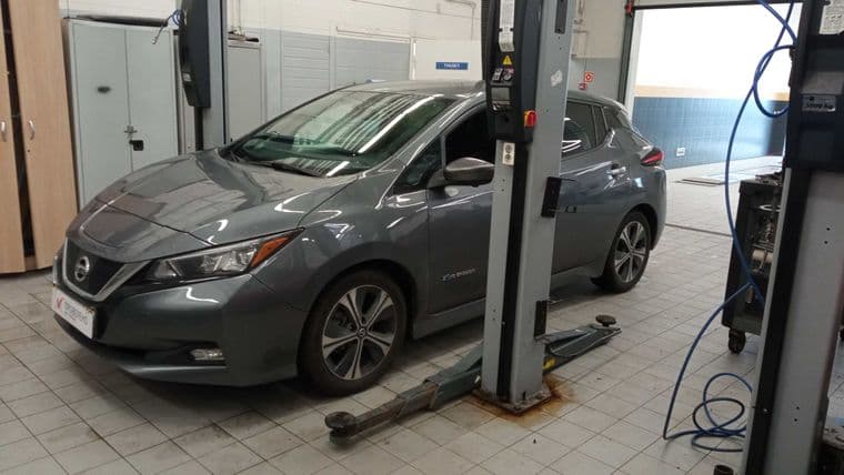 Nissan Leaf 2019 года, 55 433 км - вид 1