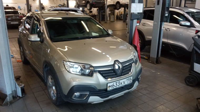 Renault Logan Stepway 2021 года, 119 995 км - вид 2