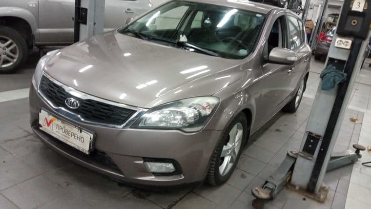 KIA Ceed 2011 года, 163 880 км - вид 1