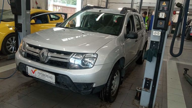Renault Duster 2018 года, 77 481 км - вид 1