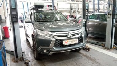 Mitsubishi Pajero Sport 2019 года, 192 632 км - вид 2