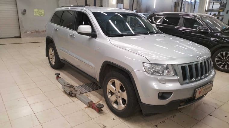 Jeep Grand Cherokee 2012 года, 206 362 км - вид 2