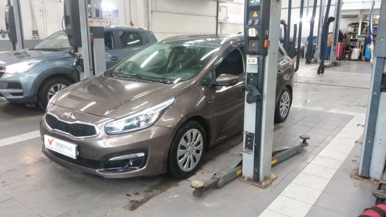 KIA Ceed 2018 года, 129 632 км - вид 1
