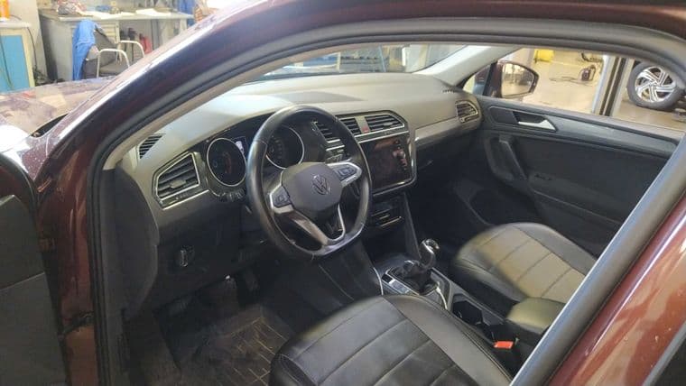 Volkswagen Tiguan, 2020 - вид 4