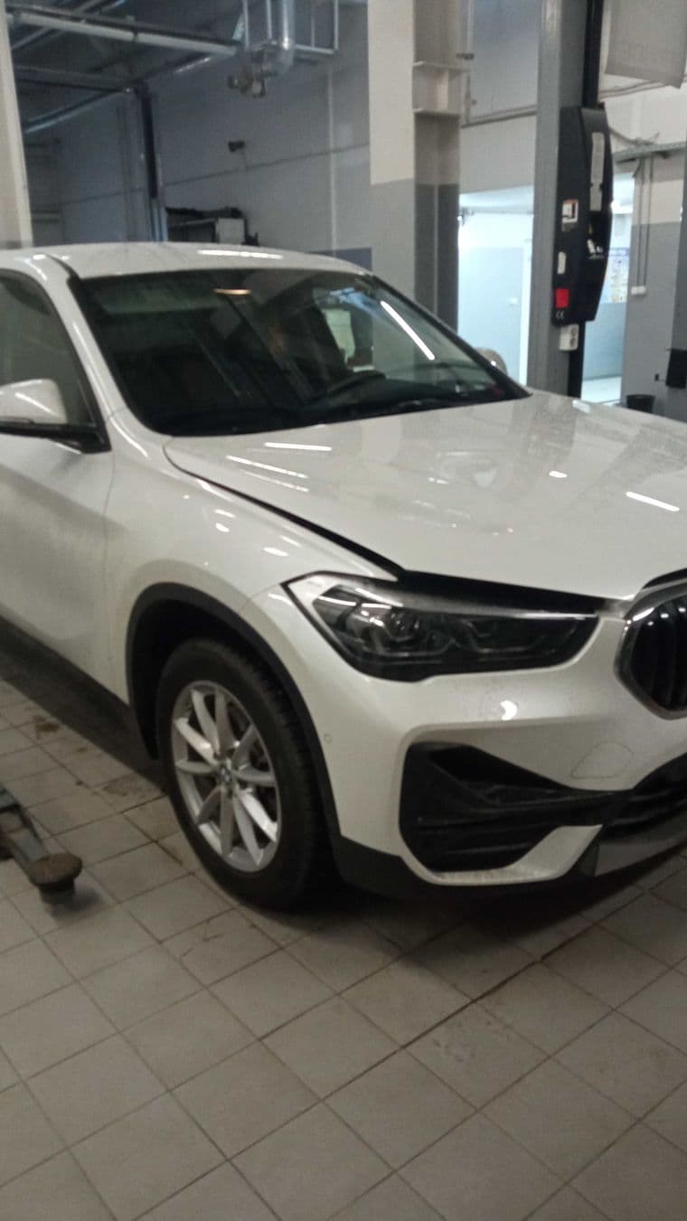 BMW X1 2021 года, 26 000 км - вид 2